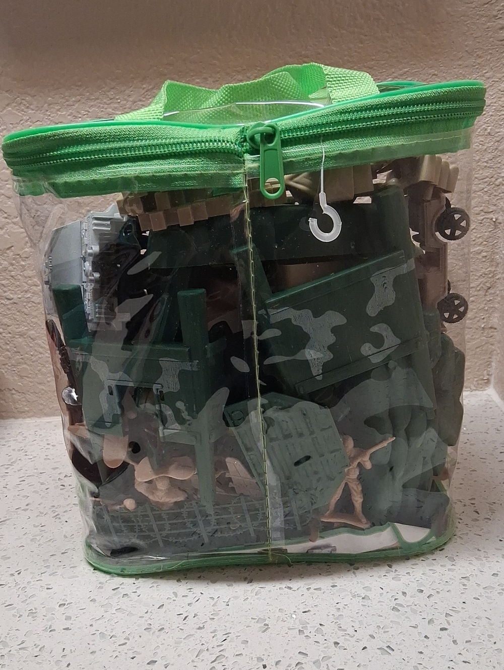 NEW, 150 Piece Army Men Military Set - Picture 2 of 4